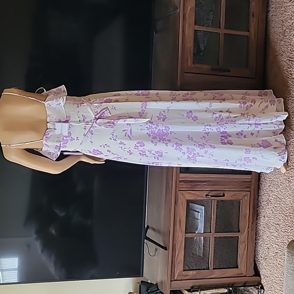 Premier Amour White & Purple Floral Maxi Amour Sleeveless Floral Maxi Dress - Picture 13 of 17